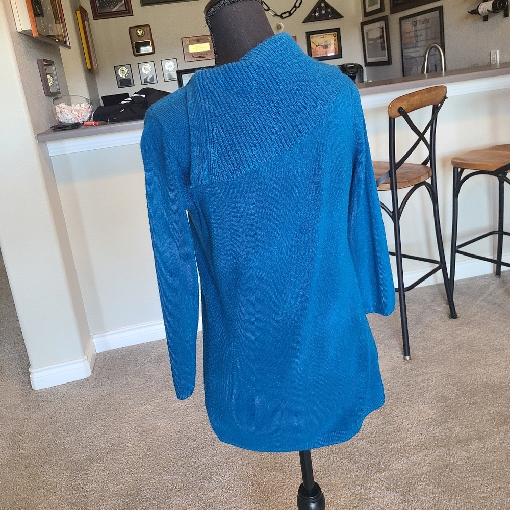 Sweater - Picture 4 of 5